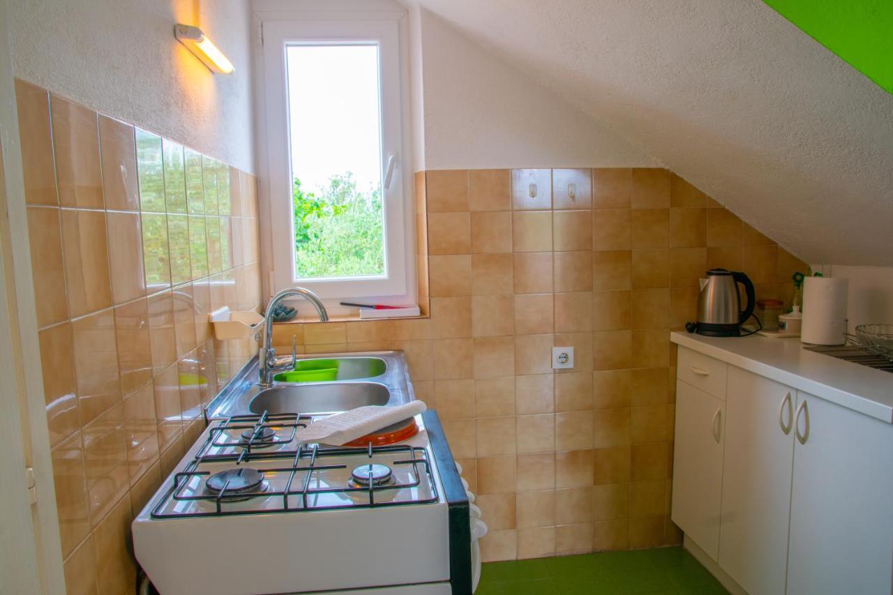 Apartment Tony - 2Bdr Beachfront Jadrija Εξωτερικό φωτογραφία
