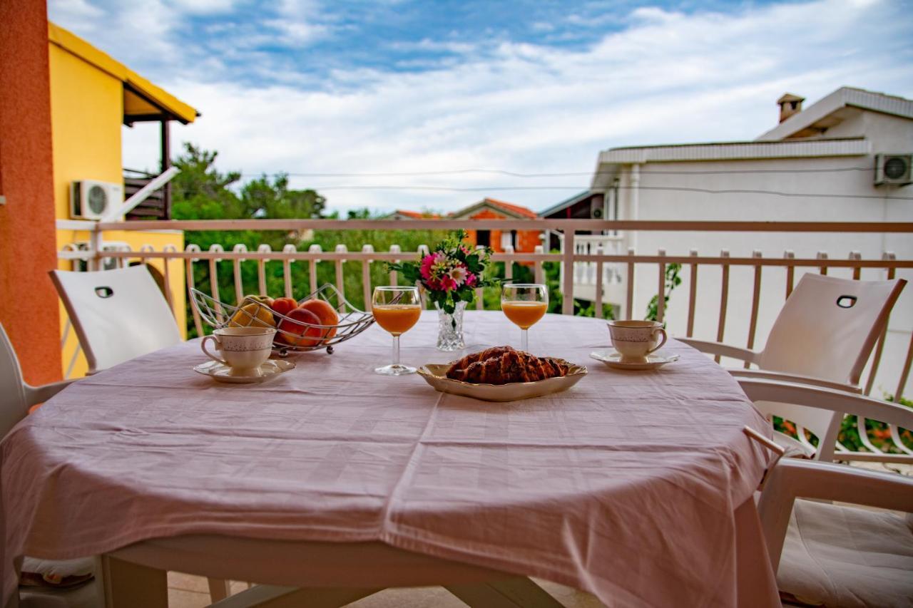 Apartment Tony - 2Bdr Beachfront Jadrija Εξωτερικό φωτογραφία