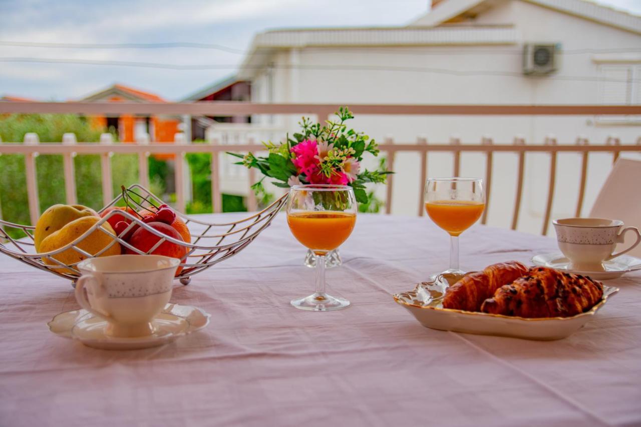 Apartment Tony - 2Bdr Beachfront Jadrija Εξωτερικό φωτογραφία